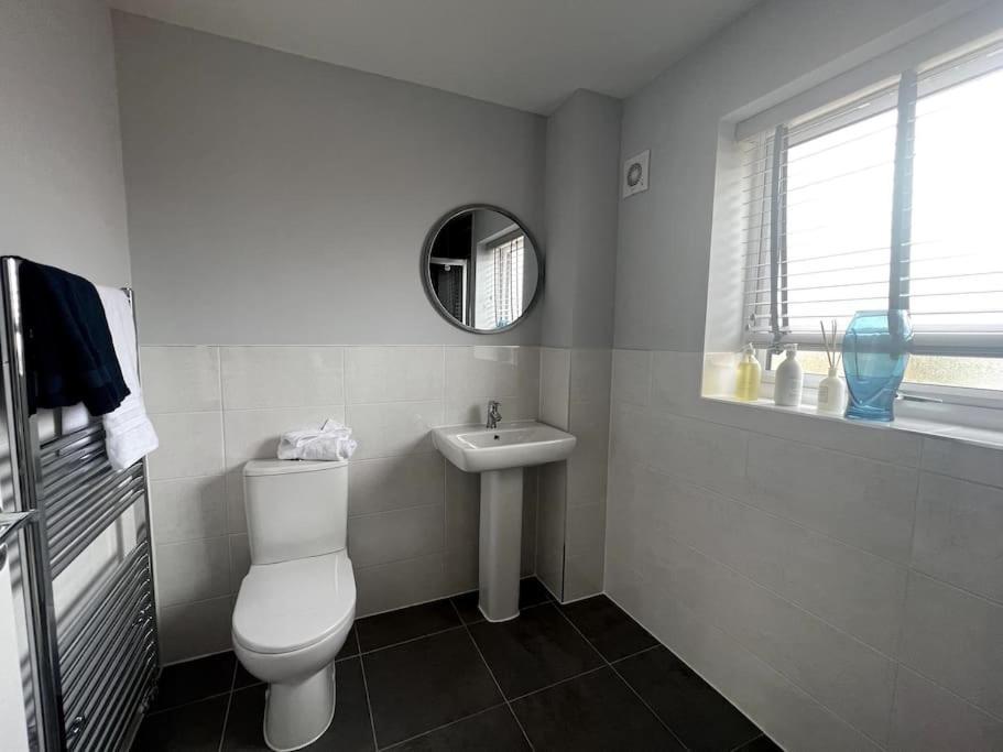 Waterside House Villa Leicester Exterior photo